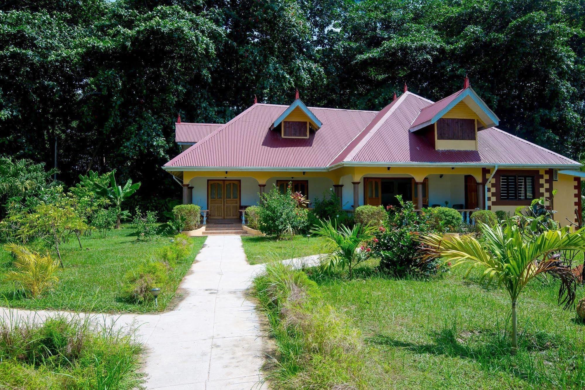 Zerof Self Catering Apartments La Digue Buitenkant foto