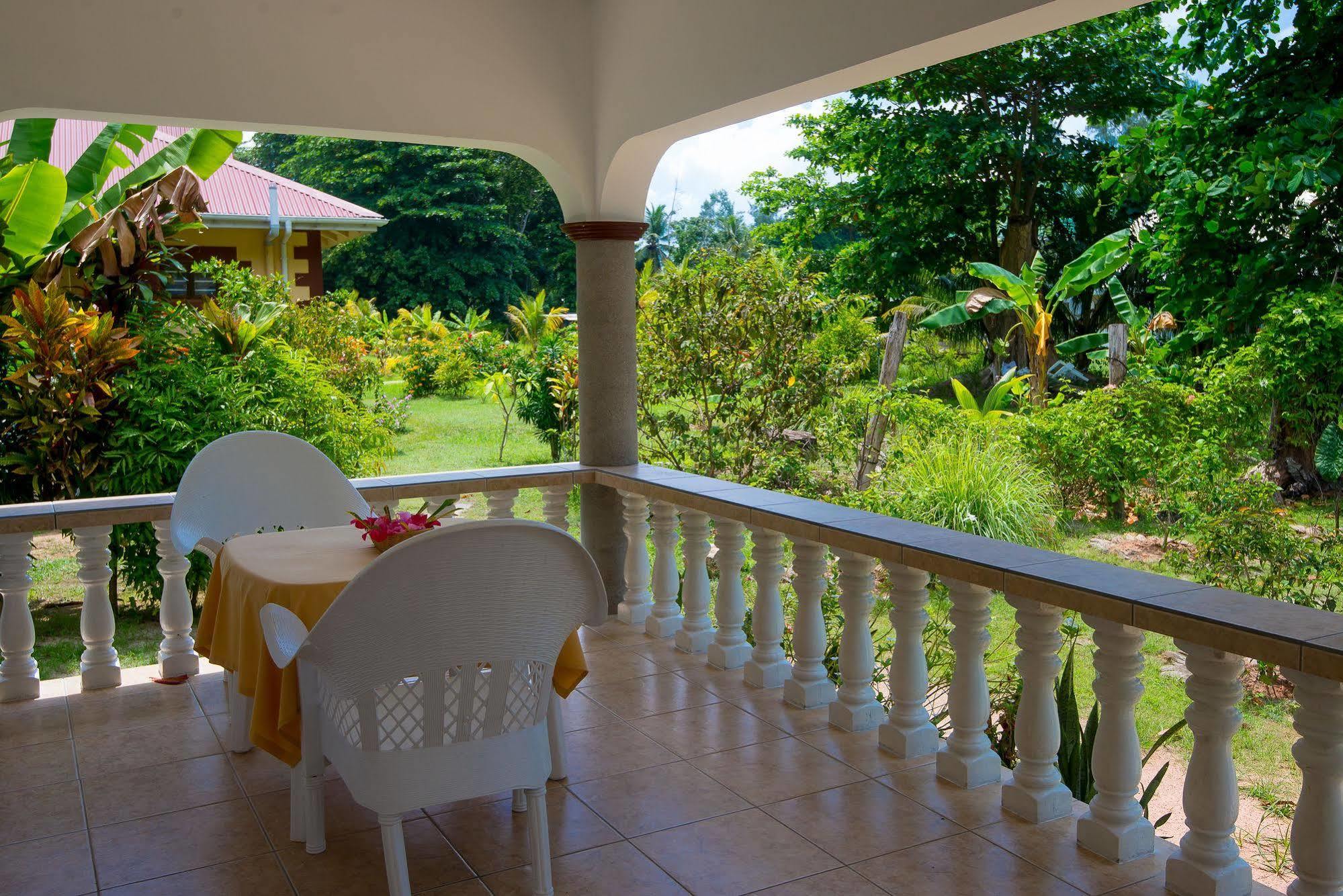 Zerof Self Catering Apartments La Digue Buitenkant foto